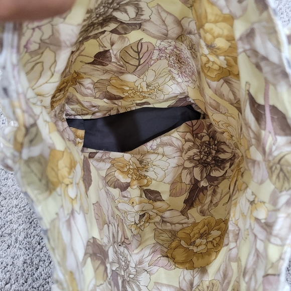 Cream & Yellow Floral Print Bag With Snap Closure - Picture 4 of 5
